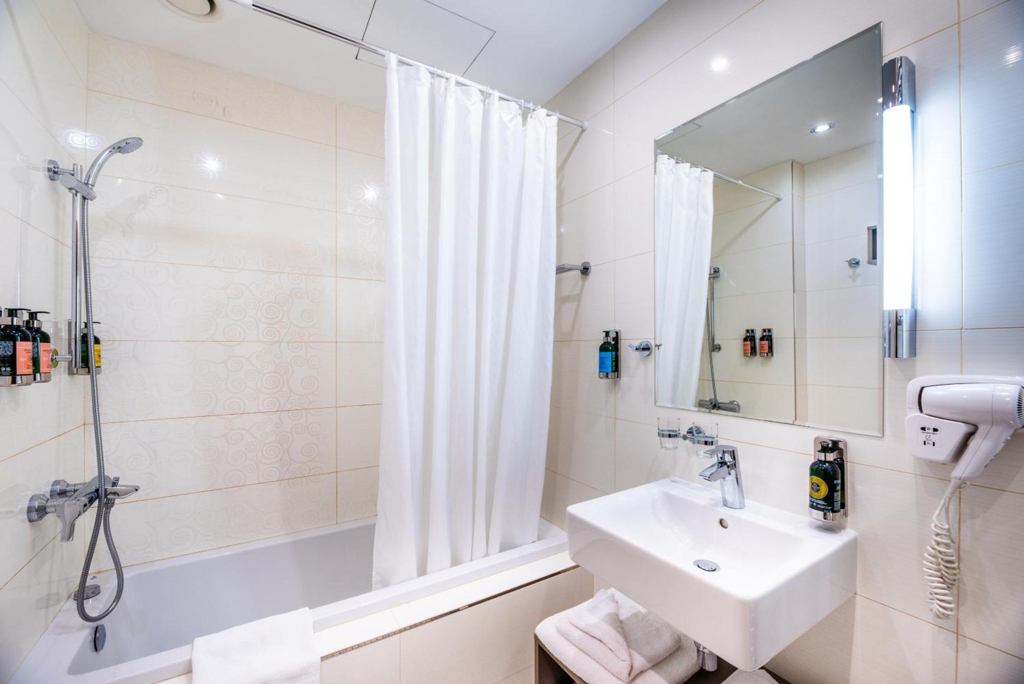 Vetruse Hotel 4*